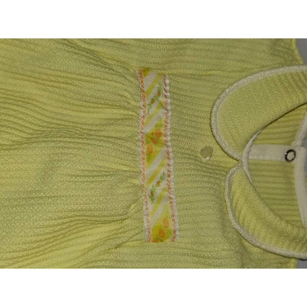 Vintage Baby Girls Onesie size 3-6 months.‎ No tags.